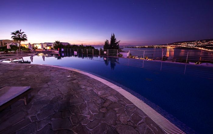 Zypern Theo Sunset Pool Abend