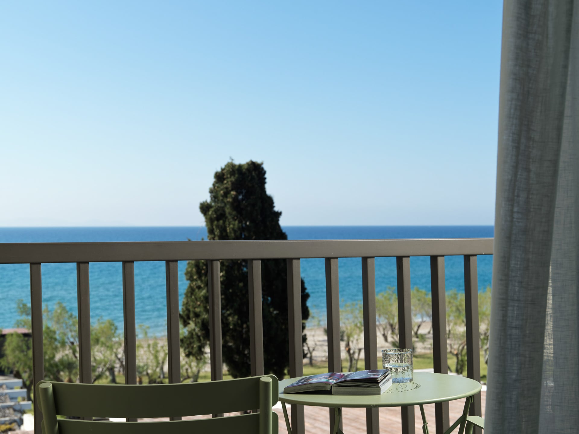 Griechenland Samos Doryssa Seaside Resort Balkon
