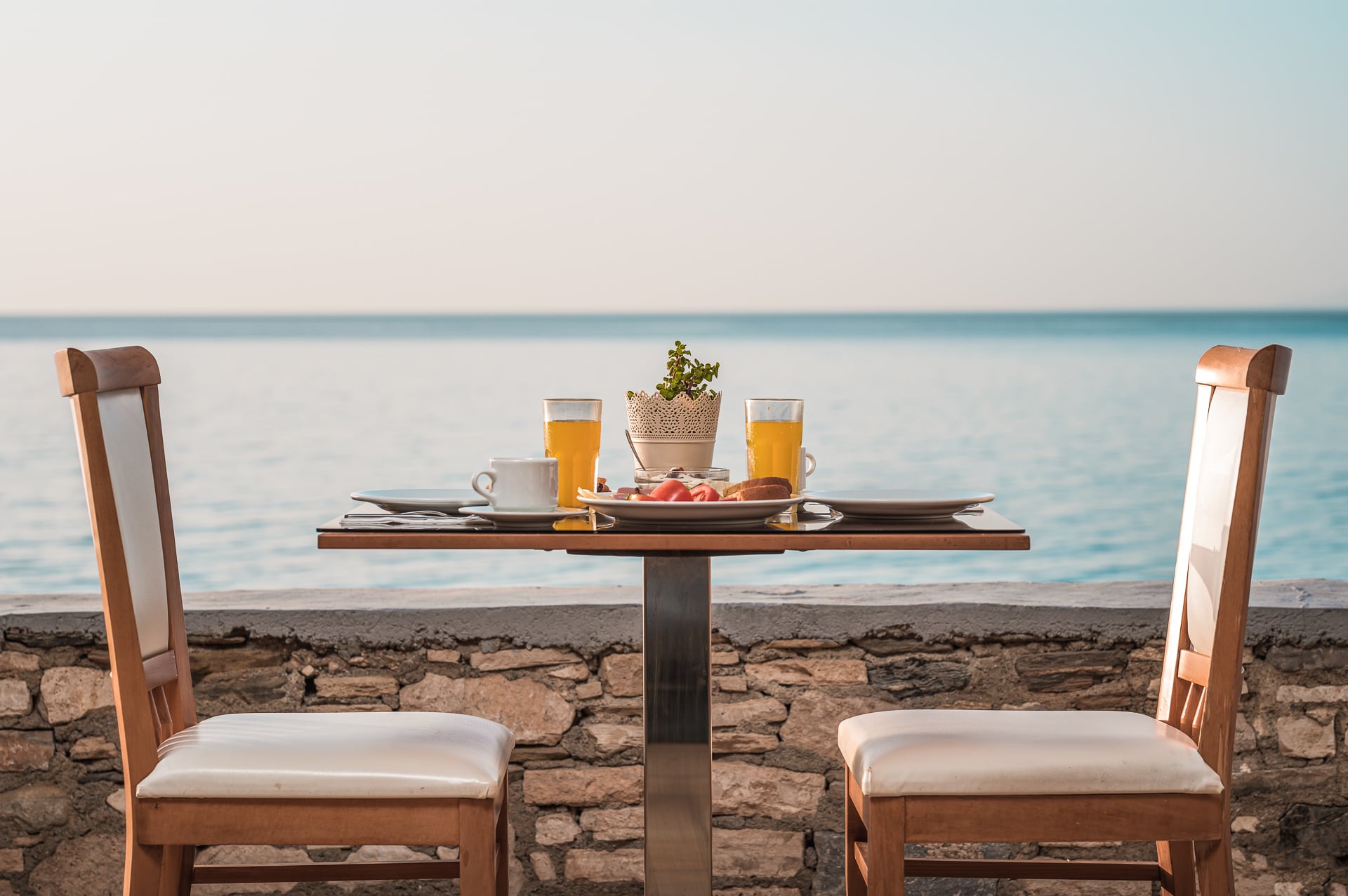 Griechenland Samos Hydrele Beach Restaurant Terrasse