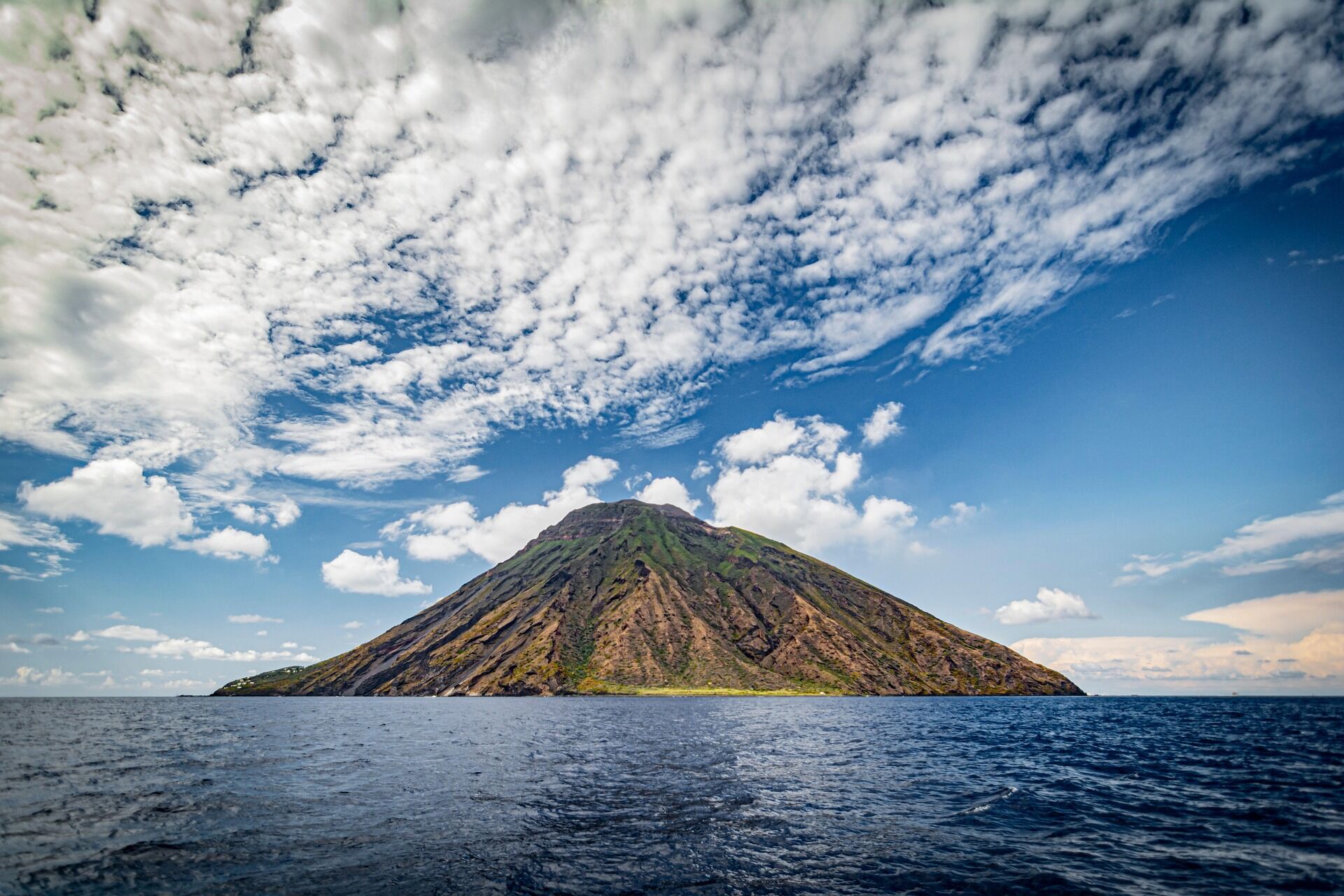 volcano-5758715_1920